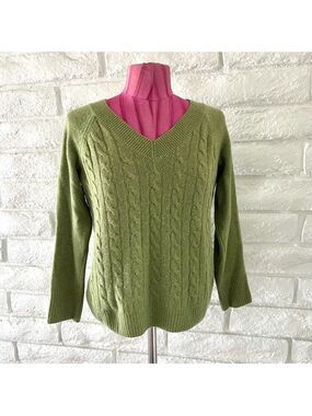 Caslon Olive V Neck Cable Knit Sweater Small